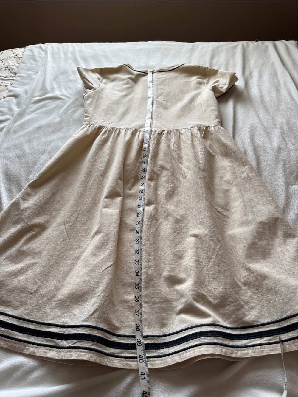 Unknown Brand Cream Short-Sleeve A-Line Dress with Black Trim - Picture 10 of 13